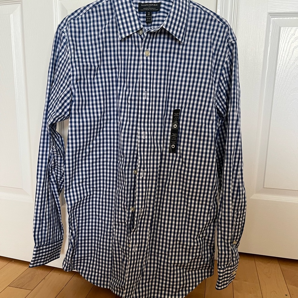 3/$30 Banana Republic Dress Shirt size M